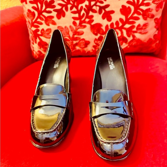 Michael Kors Black Patent Leather Loafers with Heels. - Picture 5 of 7